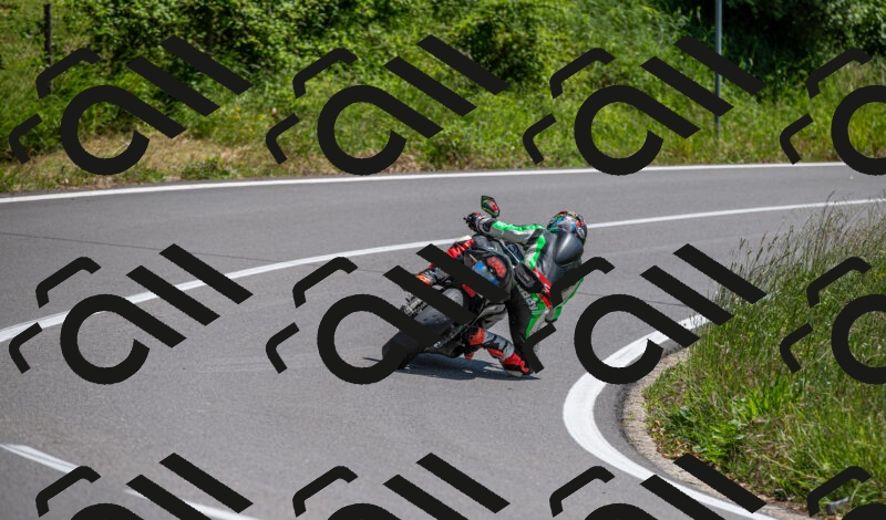 202505241349-M22_5782_m2_