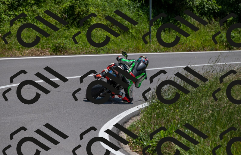 202505241349-M22_5783_m2_