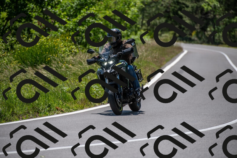 202505241350-M22_5784_m2_