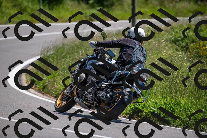 202505241350-M22_5789_m2_