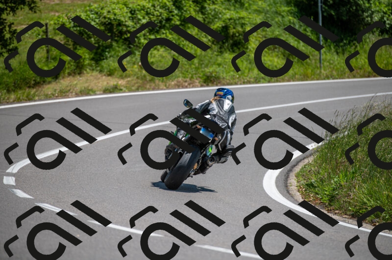 202505241353-M22_5798_m2_