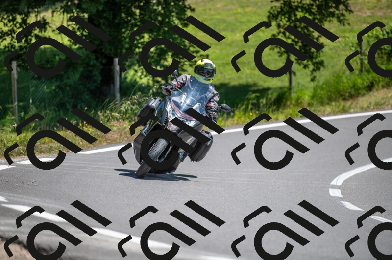 202505241402-M22_5817_m2_