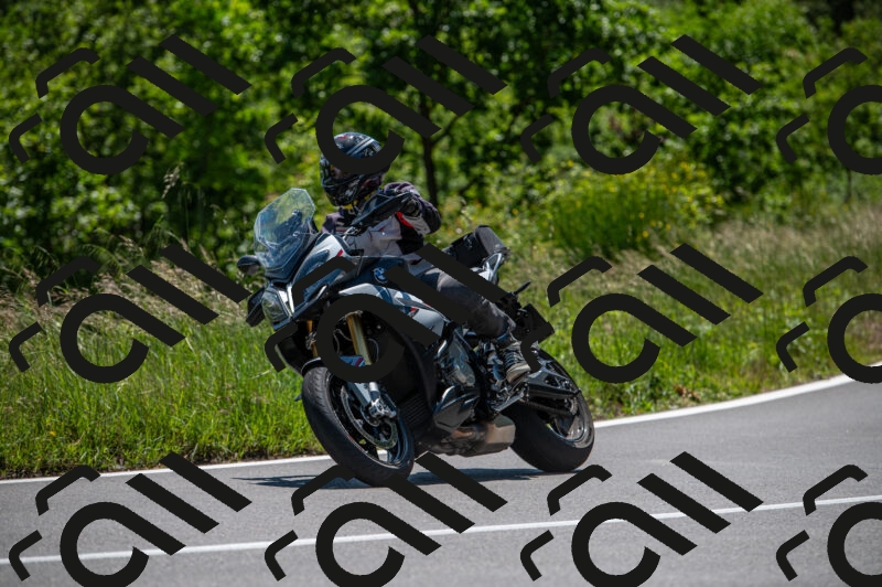 202505241405-M22_5821_m2_