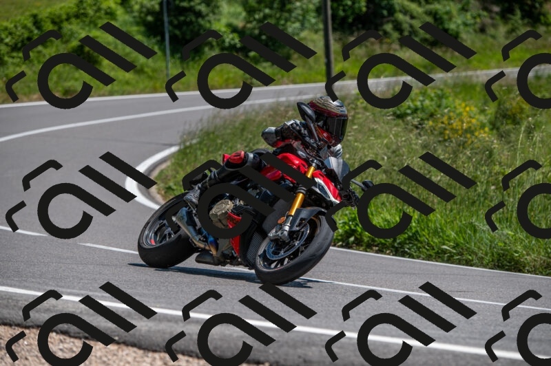 202505241406-M22_5829_m2_