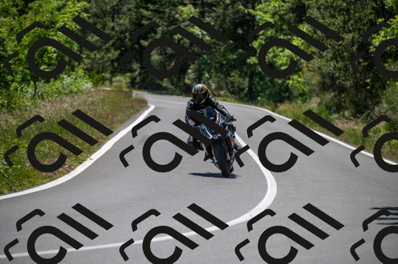 202505241408-M22_5858_m2_