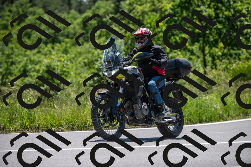 202505241408-M22_5863_m2_