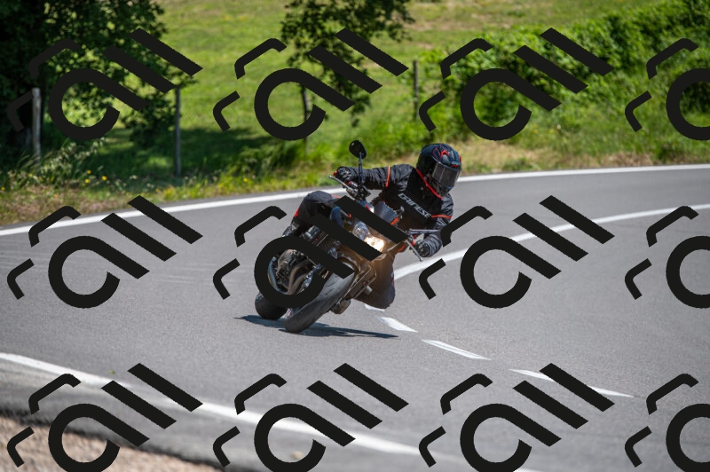 202505241409-M22_5867_m2_