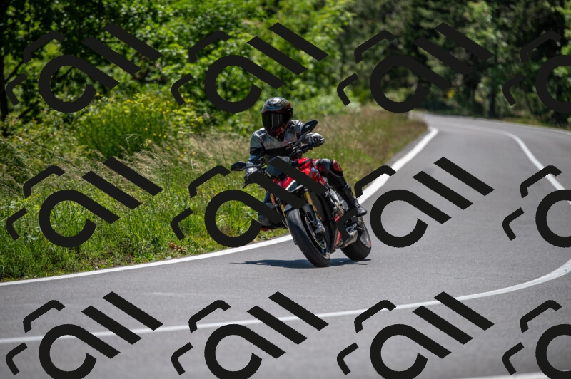 202505241411-M22_5880_m2_