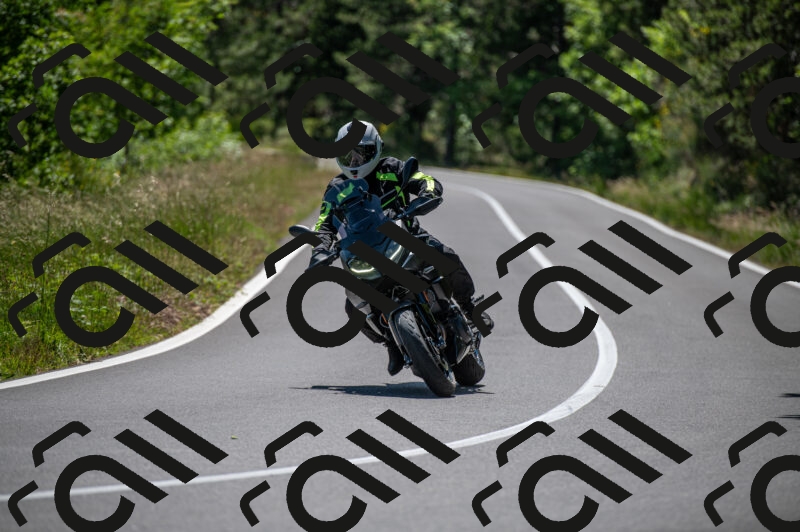 202505241416-M22_5893_m2_