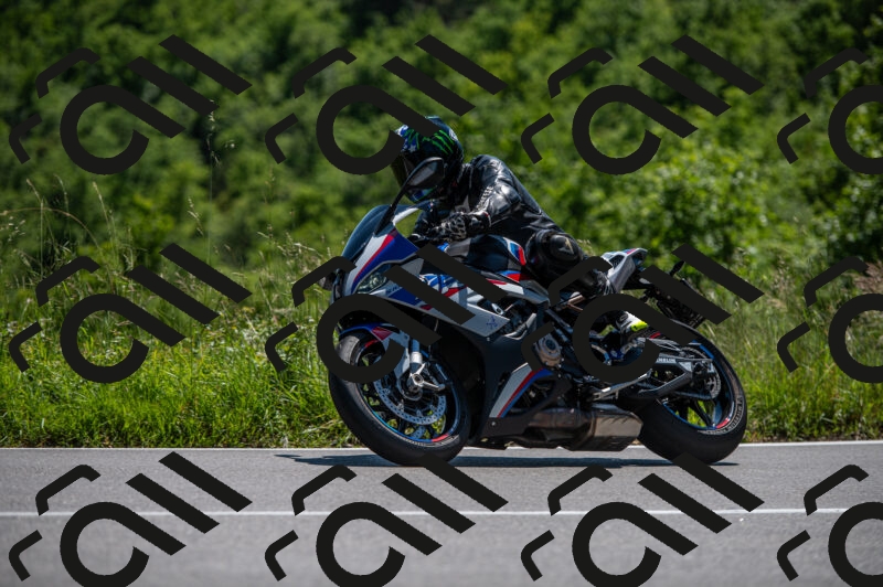 202505241423-M22_5963_m2_