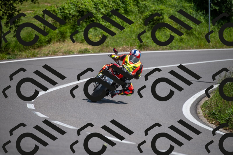 202505241425-M22_5970_m2_