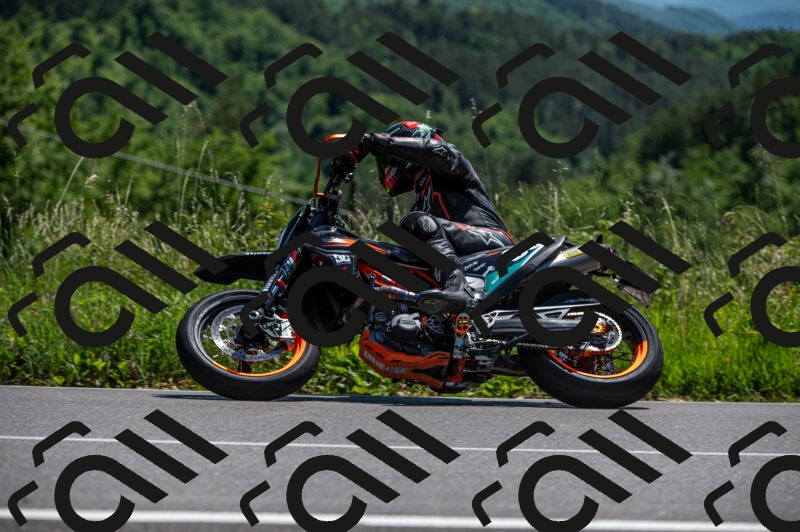 202505241428-M22_5992_m2_