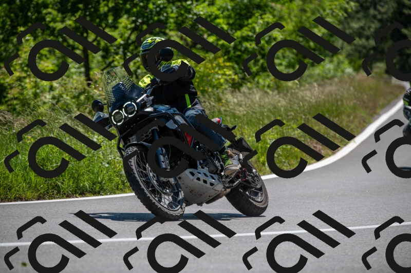 202505241445-M22_6152_m2_