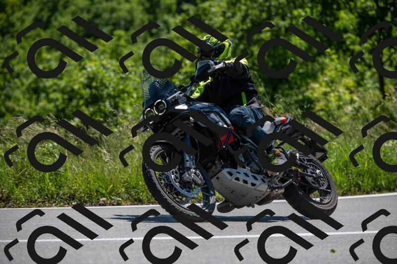 202505241445-M22_6153_m2_