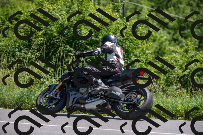 202505241449-M22_6176_m2_