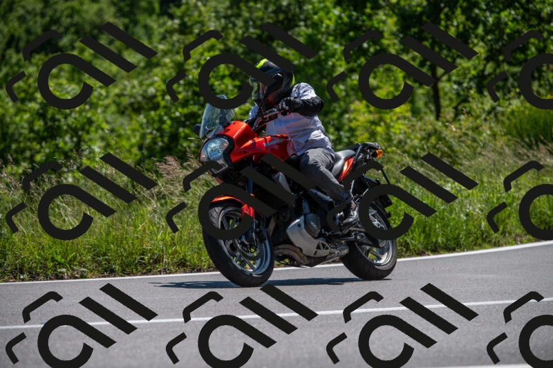 202505241458-M22_6233_m2_