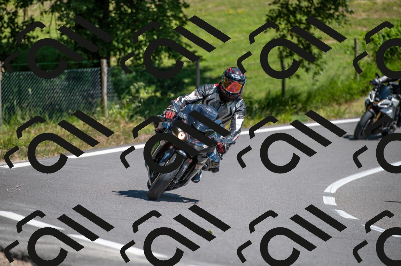 202505241500-M22_6238_m2_