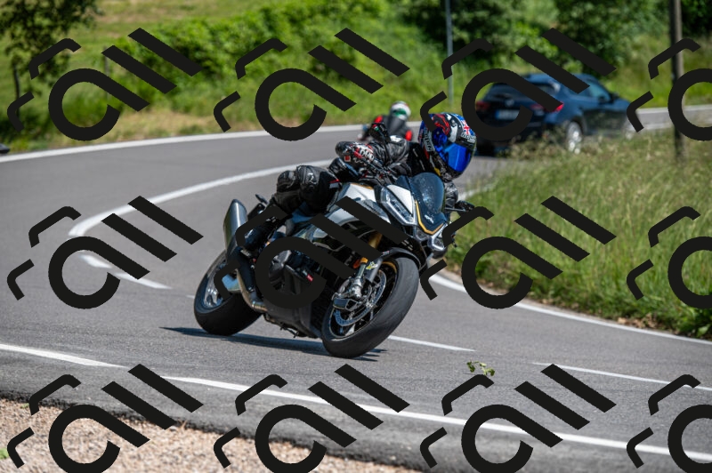 202505241500-M22_6241_m2_