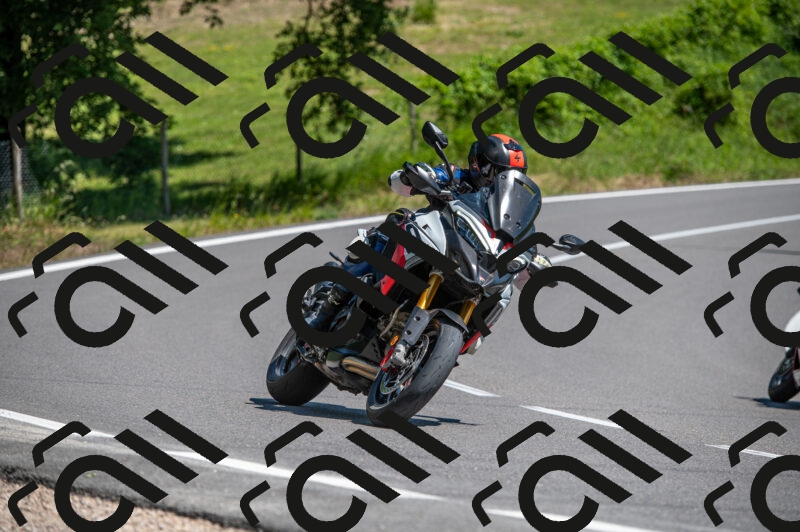 202505241500-M22_6242_m2_