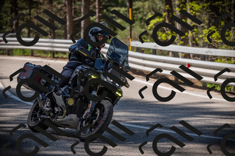 20250525100657-Z62_1900_am_