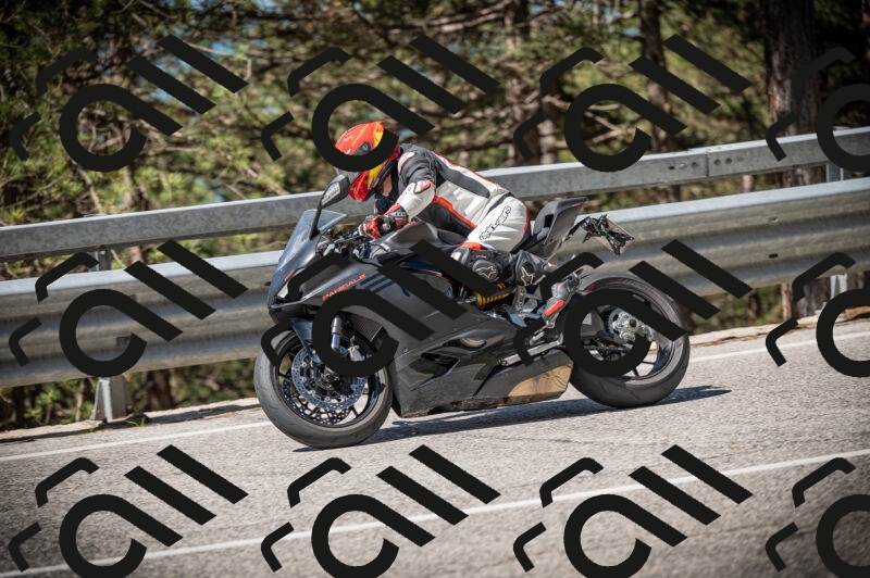 20250525104212-Z62_2129_am_