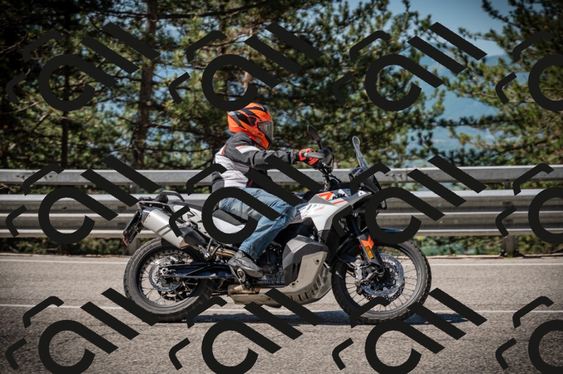 20250525104327-Z62_2140_am_