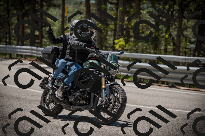 20250525120300-Z62_3200_am_