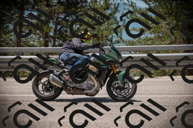 20250525121656-Z62_3444_am_