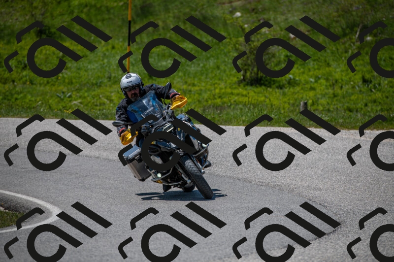 202505251200-M22_6869_m2_