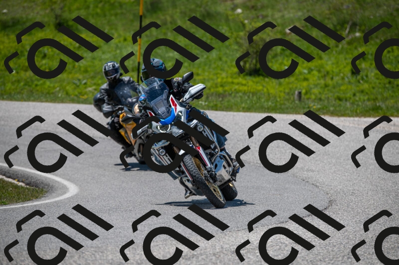 202505251200-M22_6871_m2_