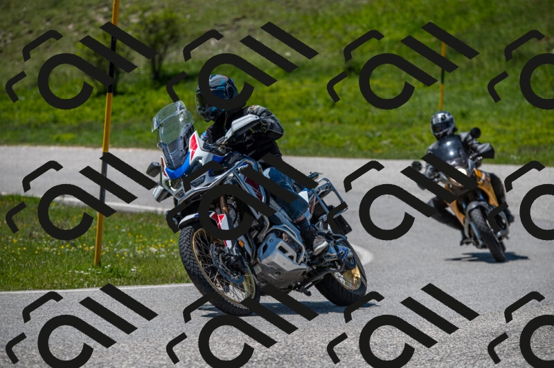 202505251200-M22_6872_m2_