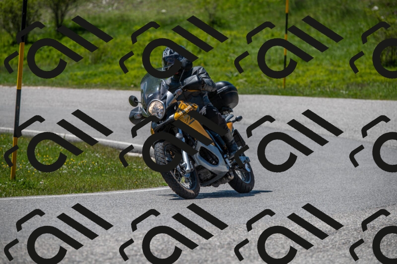 202505251200-M22_6873_m2_