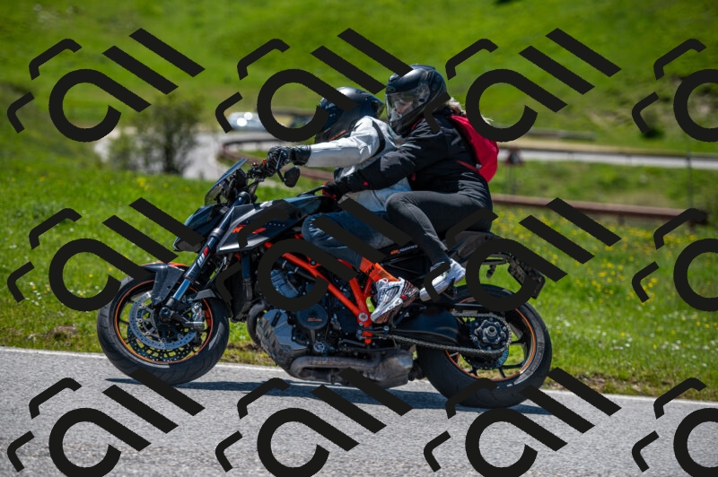 202505251202-M22_6877_m2_