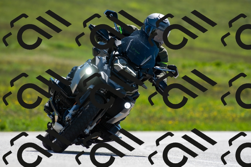 20250525103509-R01_7015_r1