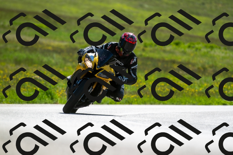 20250525103954-R01_7055_r1