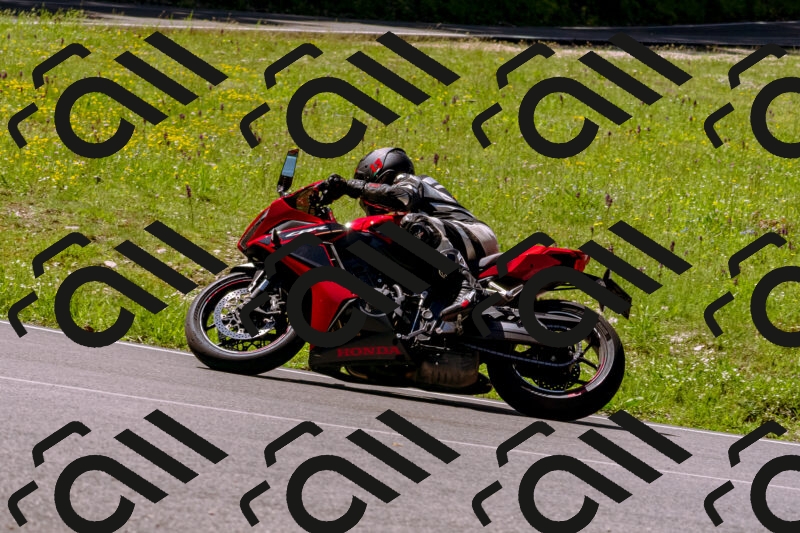 202505251028-_DSC5400_d1_