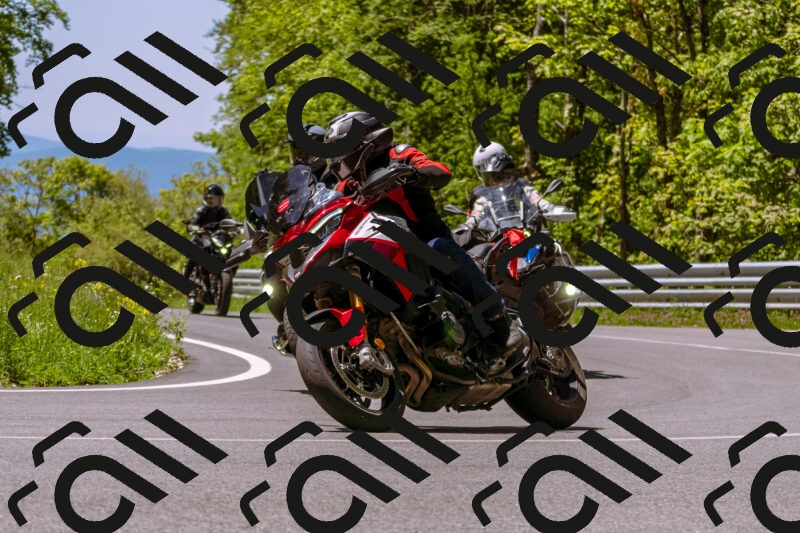 202505251058-_DSC5570_d1_