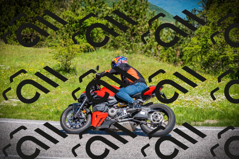 202505251054-DSC07197_c1_