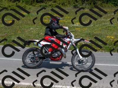 202506011200-M01_0328_m1_