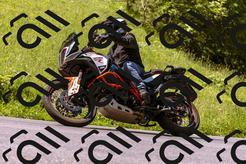 202506011048_DSC6351_d1_