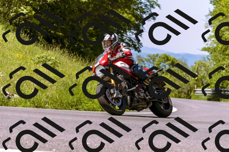 202506011054_DSC6425_d1_