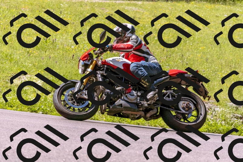 202506011054_DSC6427_d1_