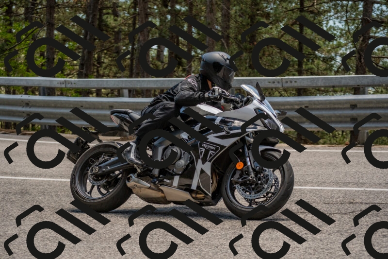 202506011328-DSC_5803_c4_