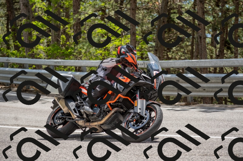 202506011340-DSC_5922_c4_