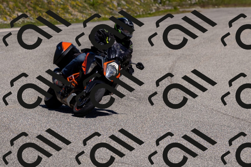 202506011105-_04A8322_c3_