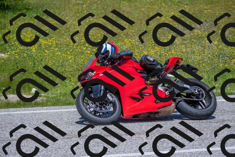 202506021233-DSC_9049_c4_