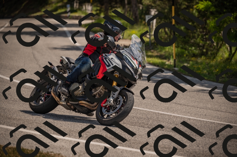 20250607105559-_Z627072_am_