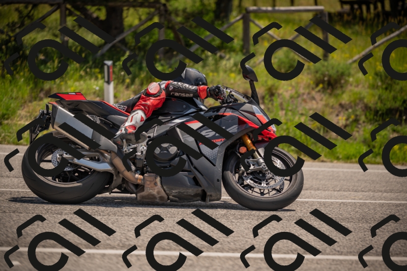 20250607115728-_Z627588_am_