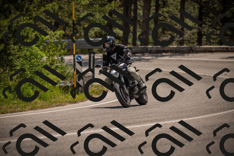 20250607121402-_Z627824_am_