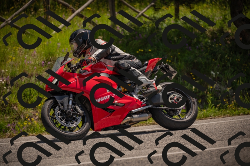 20250607121547-_Z627841_am_